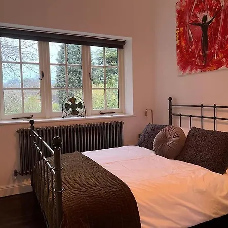 The Snug@bournville Apartment